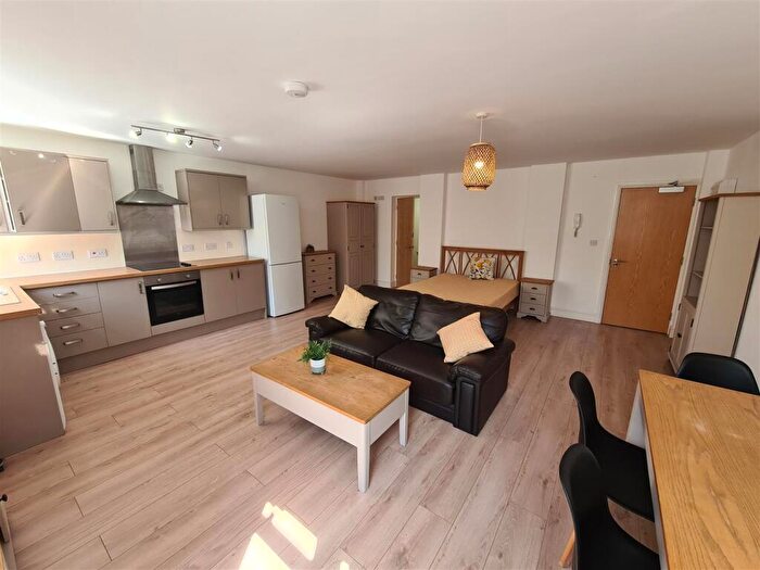 Flat To Rent In Flat, Peterborough, PE1