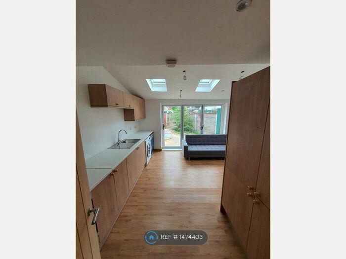 4 Bedroom Terraced House To Rent In Butler Street, Manchester, M4