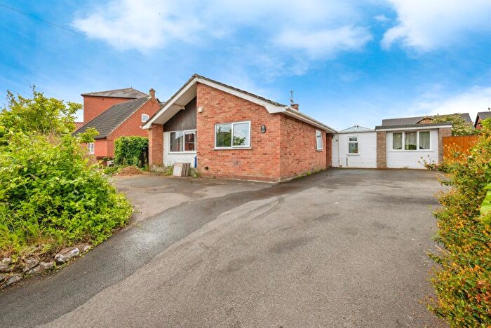 3 Bedroom Detached Bungalow For Sale In Dereham Road, Reepham, Norwich, NR10