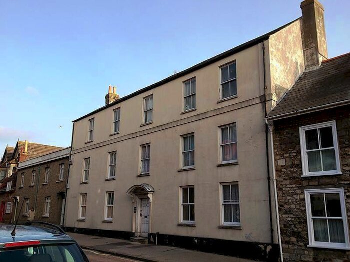 2 Bedroom Flat To Rent In Wareham, BH20