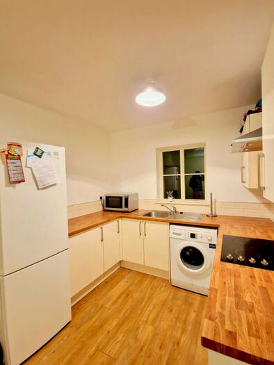 2 Bedroom Maisonette To Rent In Siop Y Gelly, Foelgastell, SA14