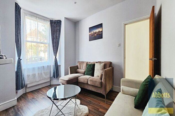 4 Bedroom Semi-Detached House To Rent In Roman Road, Colchester, CO1