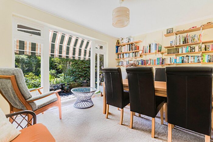 5 Bedroom Detached House For Sale In Campden Road, Benhall, Cheltenham, GL51