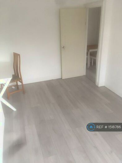 2 Bedroom Flat To Rent In Sidcup Hill, Hollytree Parade, DA14