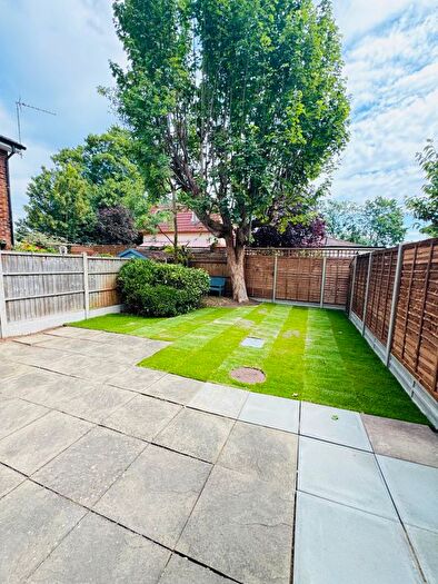 1 Bedroom Maisonette To Rent In Clyve Way, Staines-Upon-Thames, TW18