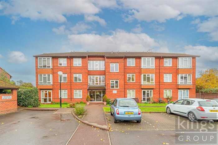 2 Bedroom Retirement Property For Sale In Village Road, Enfield, EN1
