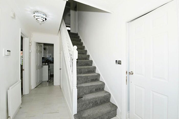 4 Bedroom Detached House For Sale In Riverside Mead, Peterborough, PE2
