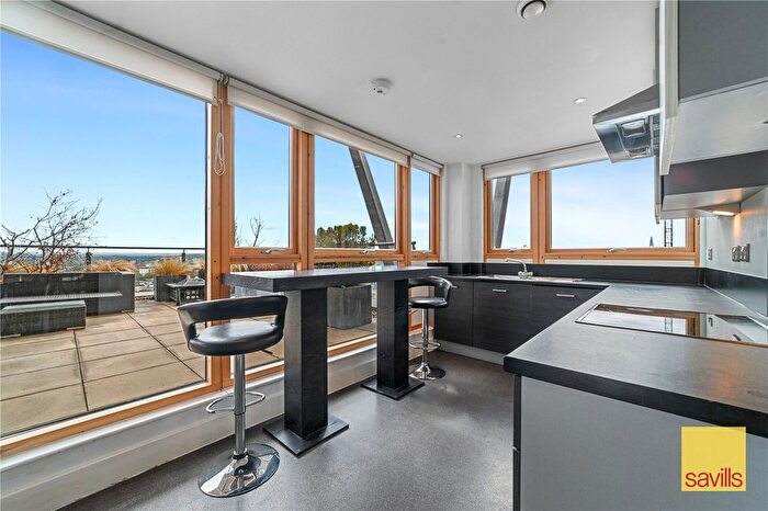 2 Bedroom Flat For Sale In Phoenix Heights West, Byng Street, Isle Of Dogs, London, E14