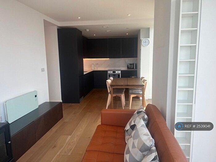 2 Bedroom Flat To Rent In Viadux, Manchester, M1