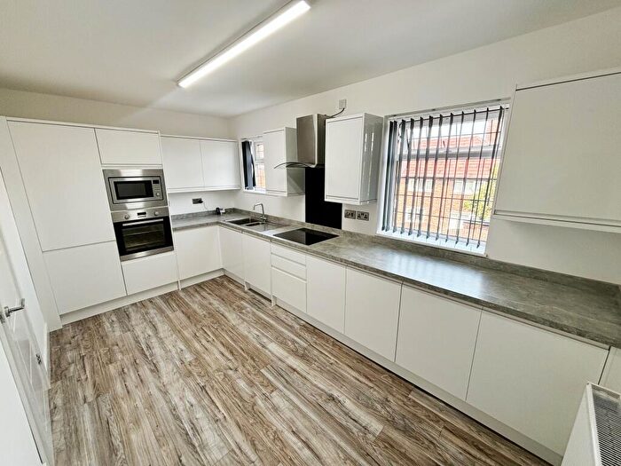 4 Bedroom House To Rent In Cotleigh Road, Sheffield, S12