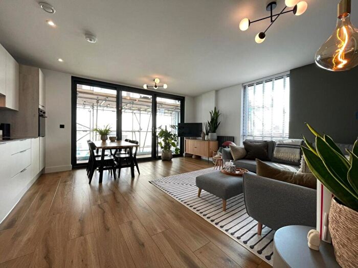 2 Bedroom Flat To Rent In Hobart Street, Plymouth, PL1