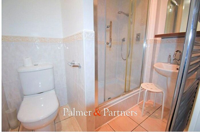 2 Bedroom Flat For Sale In Ballantyne Drive, The Hythe, Colchester, Essex, CO2