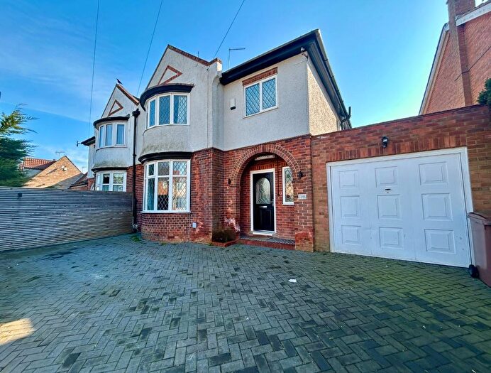 3 Bedroom Semi-Detached House To Rent In Bed Semi-Detached House, Kingsgate, Bridlington, YO15