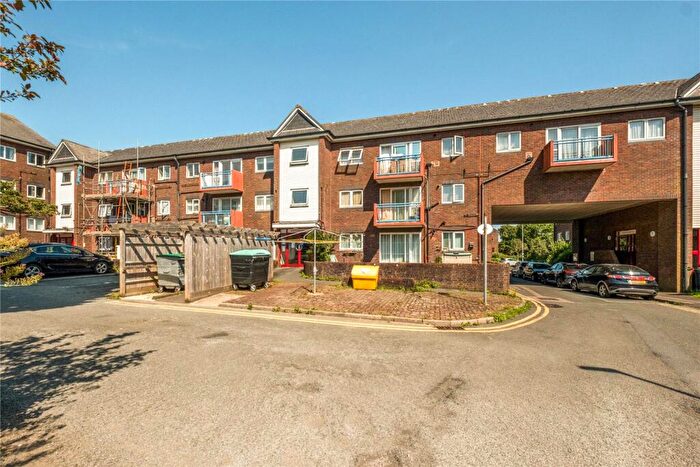 1 Bedroom Apartment For Sale In Ingram Crescent East, Hove, East Sussex, BN3