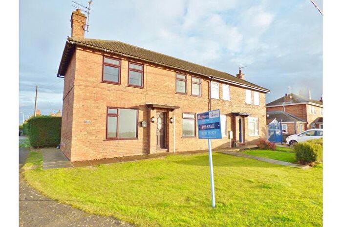 3 Bedroom Semi-Detached House For Sale In Thorpe Avenue, Moulton Chapel, Lincolnshire, PE12