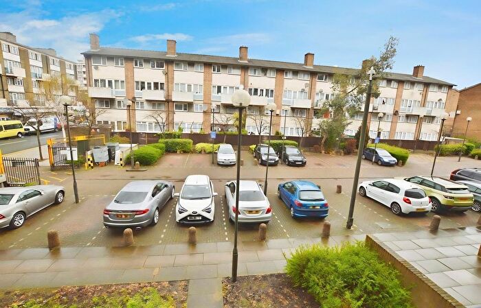 2 Bedroom Flat For Sale In Trinity Gardens, London, E16