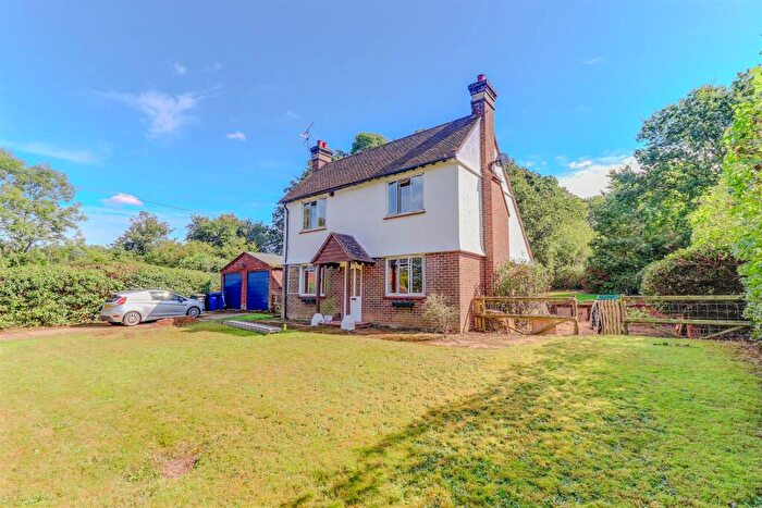 2 Bedroom Detached House To Rent In Horseshoe Lane, Cranleigh, GU6