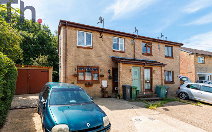 2 Bedroom Maisonette For Sale In Newport, Isle Of Wight, PO30
