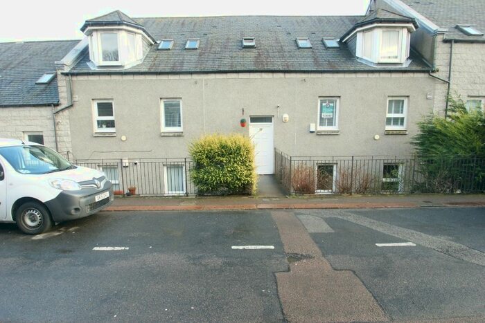2 Bedroom Flat To Rent In Prospect Terrace, Ferryhill, Aberdeen, AB11