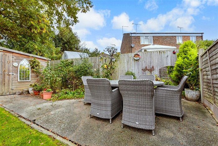5 Bedroom Chalet For Sale In Grange Crescent, St. Michaels, Tenterden, Kent, TN30
