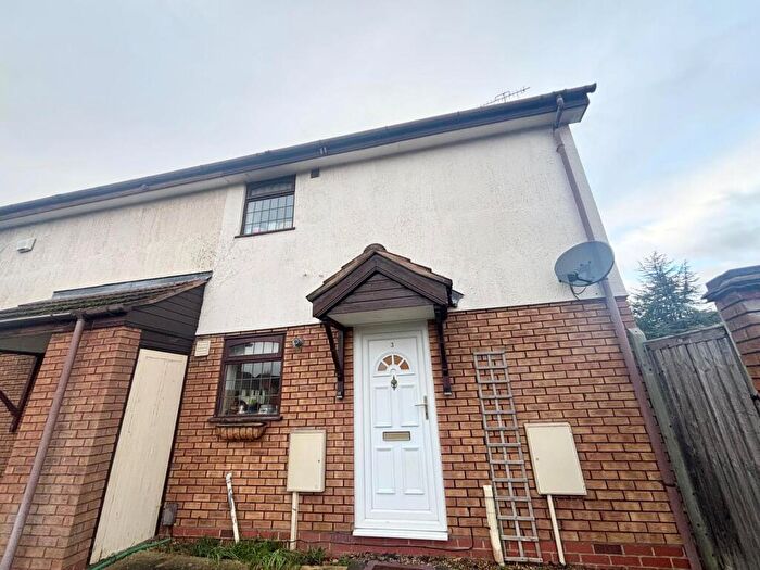 2 Bedroom Terraced House To Rent In Wavytree Close, Warwick, CV34