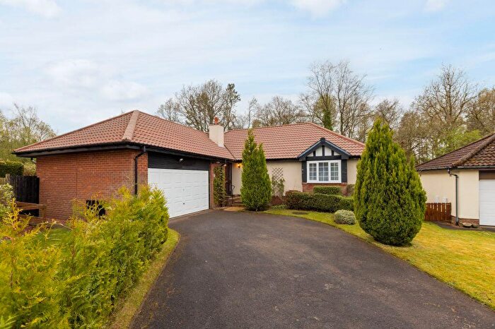 3 Bedroom Detached Bungalow For Sale In Murieston Wood, Livingston, EH54