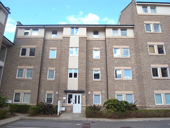 2 Bedroom Flat To Rent In Thwaite Court, Cornmill View, Horsforth, Leeds, LS18