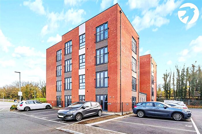 2 Bedroom Flat For Sale In Barley Close, Greenhithe, Kent, DA9