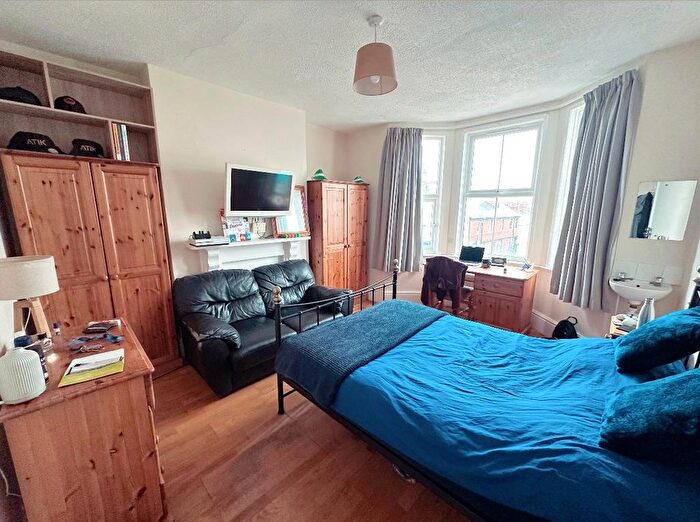 5 Bedroom Property To Rent In St. Clements Street, Oxford, OX4