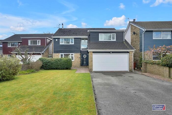 4 Bedroom Detached House For Sale In Walker Close, Glusburn, BD20