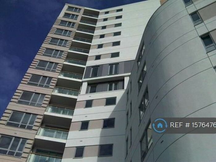 2 Bedroom Flat To Rent In Raphael House, Ilford, IG1