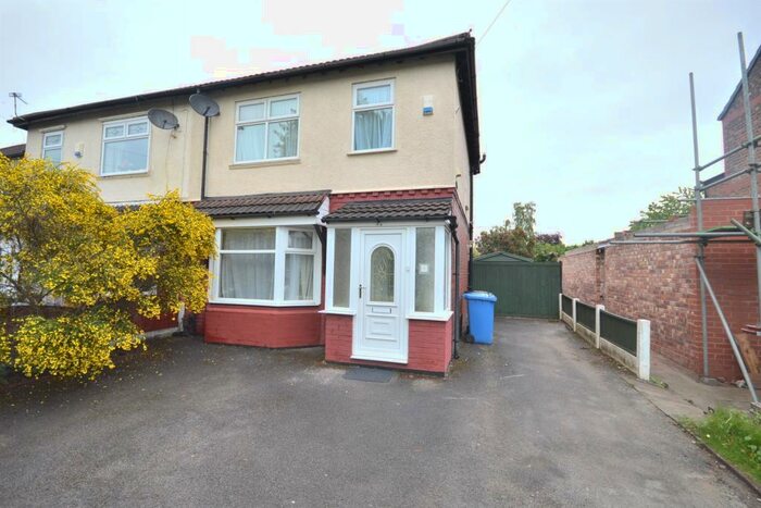 3 Bedroom Semi-Detached House To Rent In Woodhouse Lane, Sale, M33