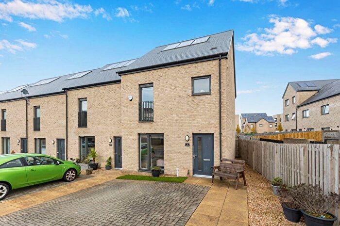 3 Bedroom End Of Terrace House For Sale In Lairdship Drive, Sighthill, Edinburgh, EH11