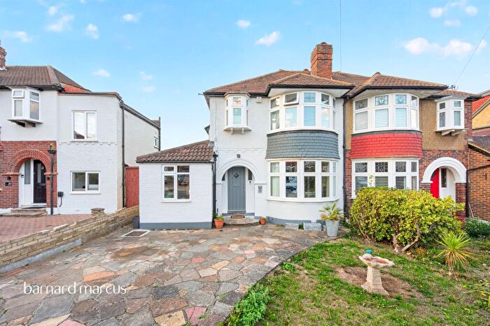 4 Bedroom Semi Detached House For Sale In Highdown, Worcester Park, KT4