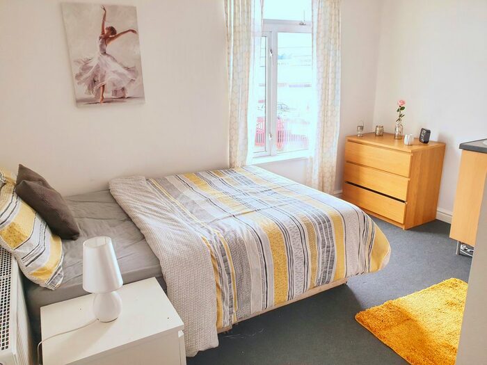 Studio To Rent In Station Street, Wednesbury, WS10