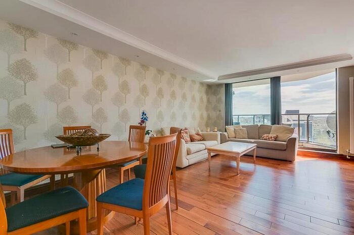 3 Bedroom Flat To Rent In Kensington West, Blythe Road, London, W14