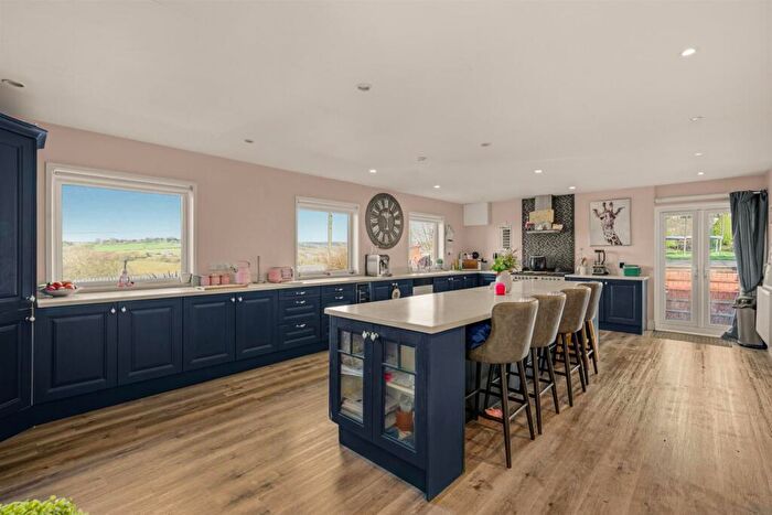 7 Bedroom Semi-Detached House For Sale In Penrhiw Terrace, Oakdale, Blackwood, NP12