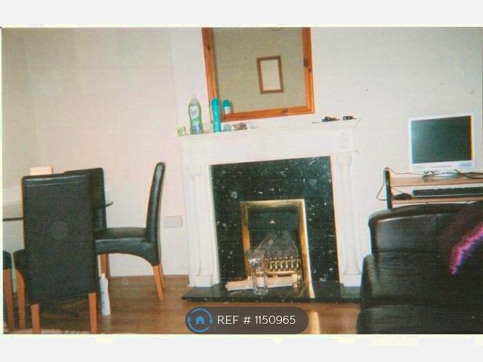3 Bedroom Flat To Rent In Australia Road/ Bloemfontein Road, London, W12