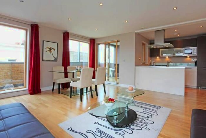 2 Bedroom Flat To Rent In Woodland Crescent, London, SE10