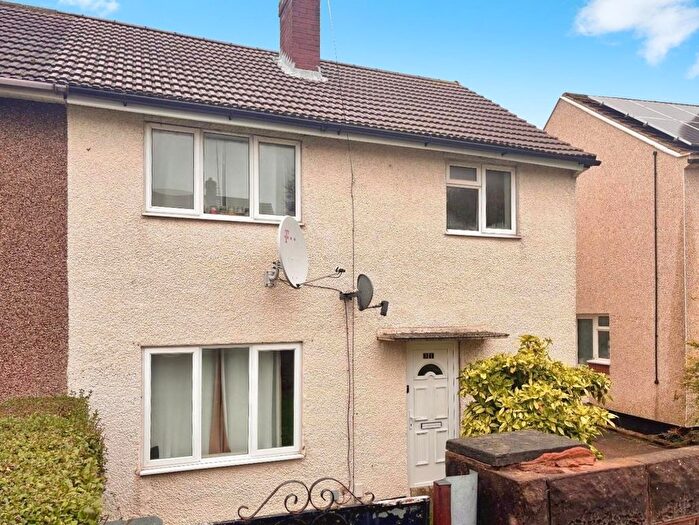 3 Bedroom Semi-detached House To Rent In Queensway, Rugeley, WS15