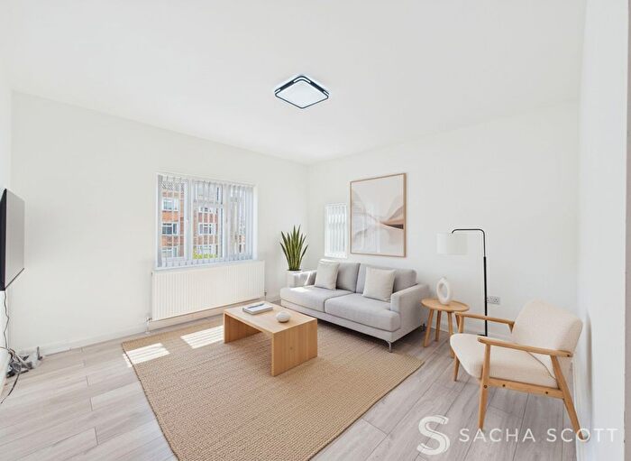 1 Bedroom Flat To Rent In Nork Way, Banstead, SM7