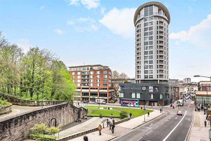 2 Bedroom Flat For Sale In Broad Weir, City Centre, BS1