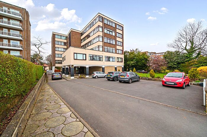 2 Bedroom Flat For Sale In Beech Grove, Harrogate, North Yorkshire, HG2