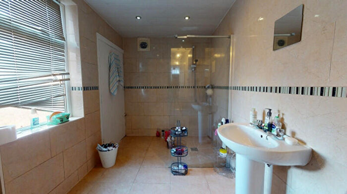 6 Bedroom Terraced House To Rent In Manor Drive, Leeds, West Yorkshire, LS6
