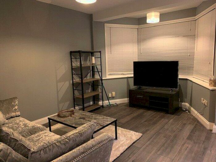 1 Bedroom Apartment To Rent In Farm Road, London, N21