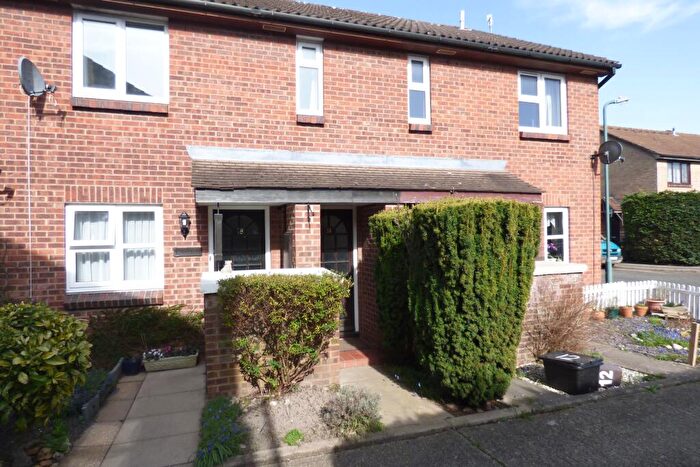 1 Bedroom Flat To Rent In Hellyer Way, Bourne End, SL8