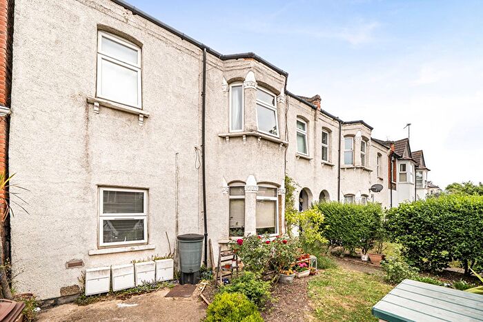 1 Bedroom Flat For Sale In Windmill Road, Brentford, Middlesex, TW8