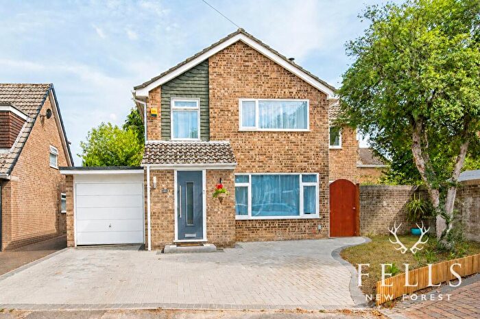 4 Bedroom Detached House For Sale In Cook Close, Ringwood, BH24