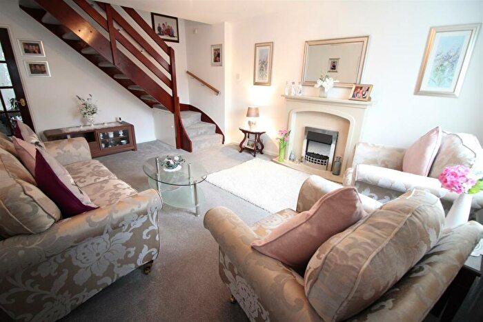 2 Bedroom Semi-Detached House For Sale In Invargarry Close, Garforth, Leeds, LS25