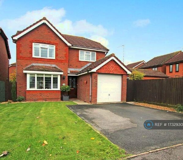 4 Bedroom Detached House To Rent In Bullfinch Close, Swindon, SN3